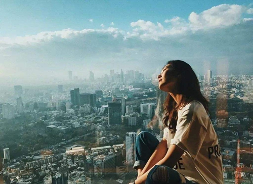 描写个性独立的句子（通用20句） 
